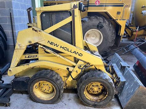 new holland 425 skid steer|l425 skid steer specs.